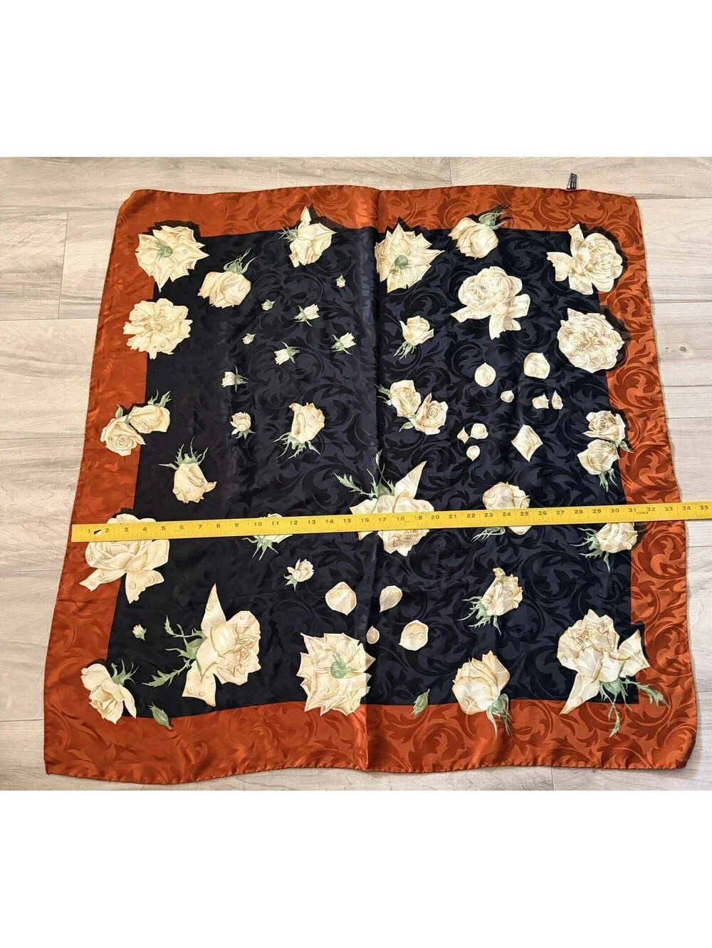 100% SETA SILK SCARF VINTAGE CLASSIC CASUAL FASHION Orange Black White Roses